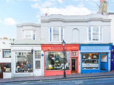 Flat to rent in Gloucester Road, Brighton, East Sussex BN1
