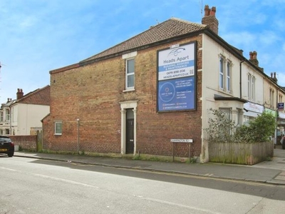 Flat to rent in Gloucester Road, Horfield, Bristol BS7