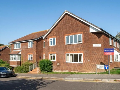 Flat to rent in Grosvenor Court 1A Holme Road, Christchurch BH23