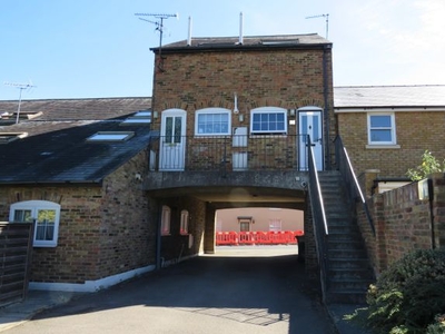 Flat to rent in High Street, Roydon, Harlow CM19