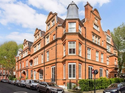Flat to rent in Kensington Court, Kensington W8