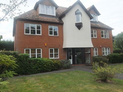 Flat to rent in Mansell Court, Reading RG2