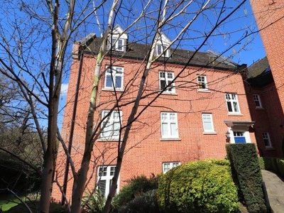 Flat to rent in Nightingale Court, Brentwood CM14