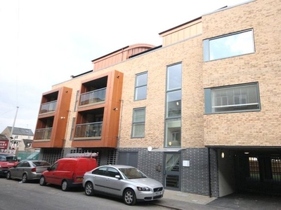 Flat to rent in Occupation Road, Cambridge CB1