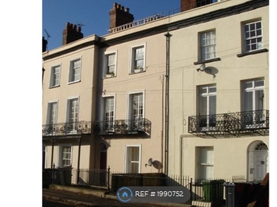 Flat to rent in Old Tiverton Road, Exeter EX4
