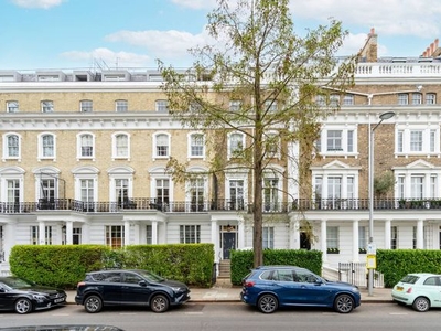 Flat to rent in Onslow Gardens, South Kensington, London SW7