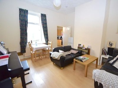 Flat to rent in Rothbury Terrace, Heaton NE6
