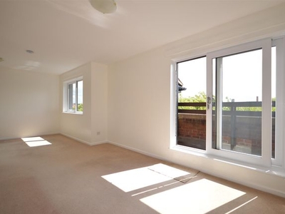 Flat to rent in Rownham Mead, Bristol BS8