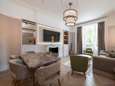 Flat to rent in Royal Crescent, Holland Park W11