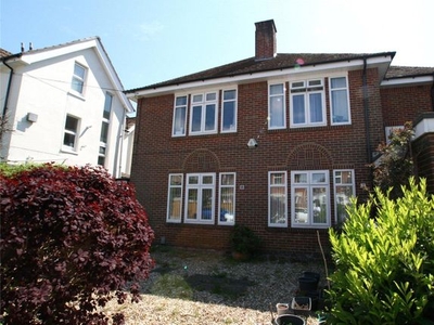 Flat to rent in Rushton Crescent, Bournemouth BH3