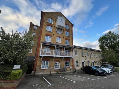 Flat to rent in Sele Mill, North Road, Hertford SG14