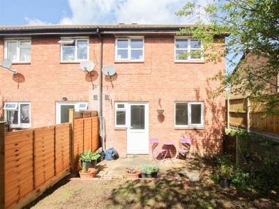 Flat to rent in Shrublands, Saffron Walden CB10