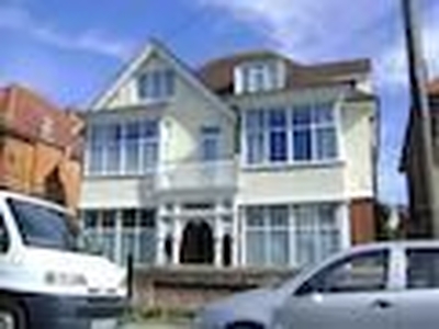 Flat to rent in Southern Road, Bournemouth BH6