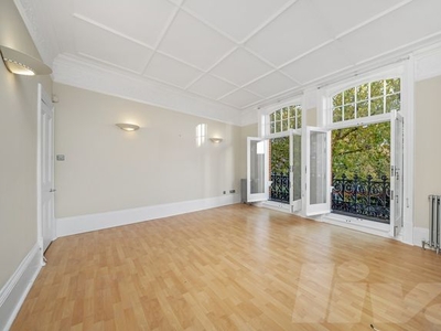 Flat to rent in St James Mansions, West End Lane, West Hampstead NW6