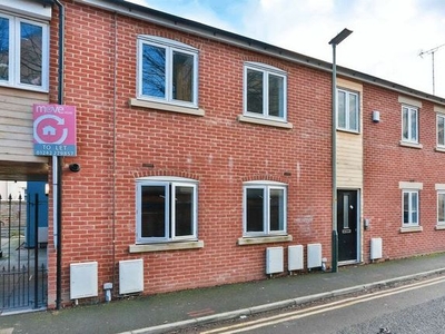 Flat to rent in St. Pauls Lane, Cheltenham GL50