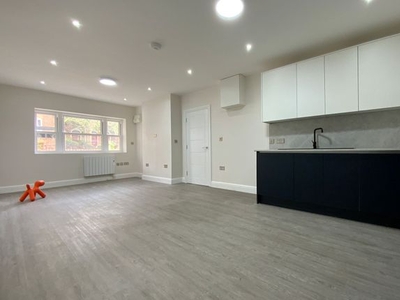 Flat to rent in Stuart Road, High Wycombe HP13