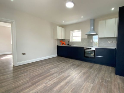 Flat to rent in Stuart Road, High Wycombe HP13