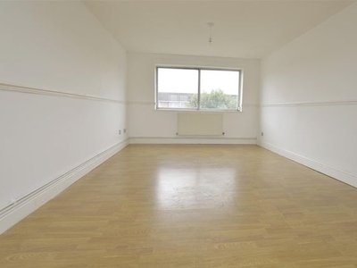 Flat to rent in Tolbut Court, Lennox Close, Romford RM1