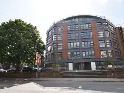 Flat to rent in The Park Octagon, Nottingham, Western Terrace NG7