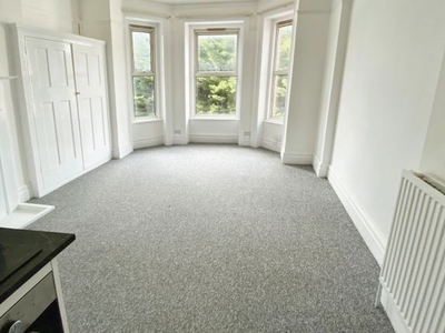 Flat to rent in Wootton Gardens, Bournemouth BH1