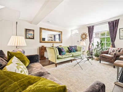Mews house for sale in Upper Cheyne Row, Kensington And Chelsea, London SW3