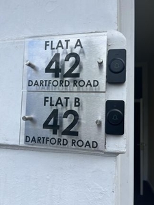 Flat to rent in 42 Dartford Road, Sevenoaks, Kent TN13