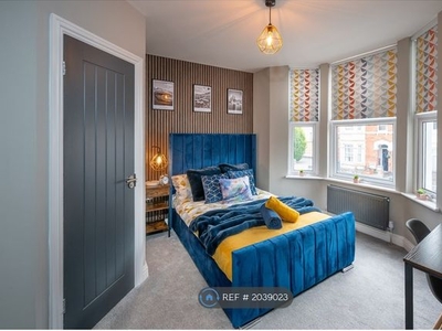 Room to rent in Eastcott Hill, Swindon SN1