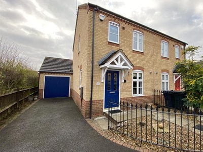 Semi-detached house to rent in Aylesbury Road, Kennington, Ashford TN25