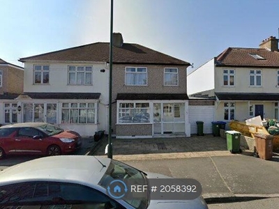 Semi-detached house to rent in Holmesdale Road, Bexleyheath DA7