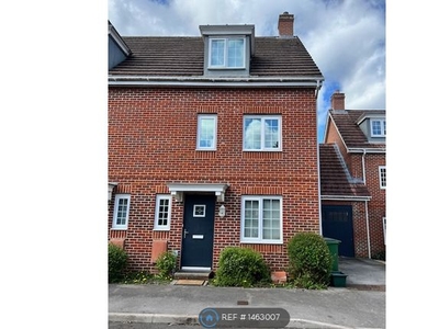 Semi-detached house to rent in School Close, Basingstoke RG22