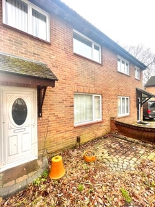 Semi-detached house to rent in The Glade, Fareham, Hampshire PO15