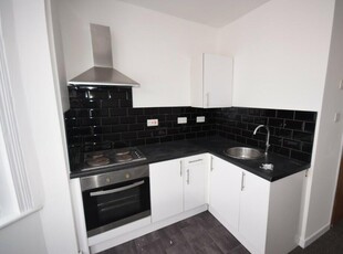 Studio flat for rent in Bitterne Road West, Southampton, Hampshire, SO18