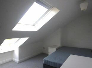 Terraced house for rent in Catford Hill, London, SE6