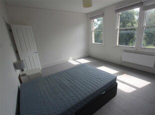 Terraced house for rent in Catford Hill, London, SE6