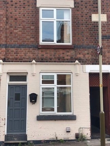 Terraced house to rent in Burns Street, Knighton Fields, Leicester LE2