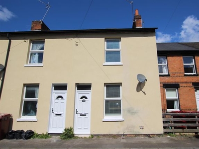 Terraced house to rent in Cambridge Street, Reading RG1