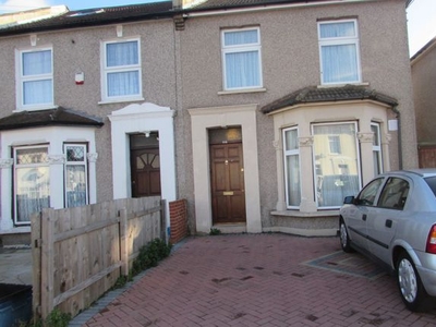 Terraced house to rent in Chester Road, Ilford IG3