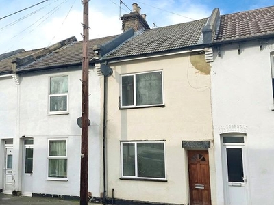 Terraced house to rent in Ernest Road, Chatham, Kent ME4