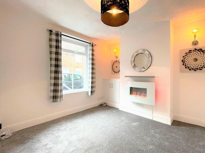 Terraced house to rent in Hoxton Road, Scarborough YO12