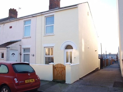 Terraced house to rent in Roman Road, Lowestoft NR32
