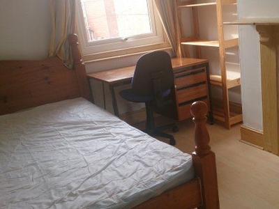 Shared accommodation to rent in Saint Anne's Road, Exeter, Devon EX1