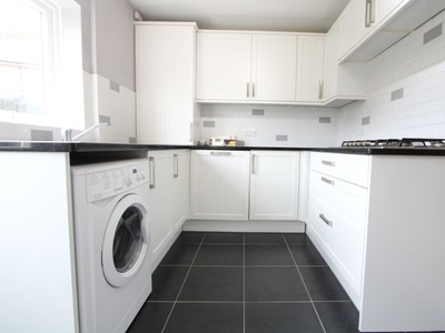 Terraced house to rent in Sylverdale Road, Croydon CR0