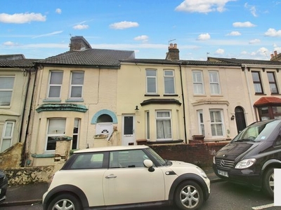 Terraced house to rent in Wellington Road, Gillingham ME7