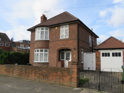 Abbotsford Road, York - 3 bedroom detached house