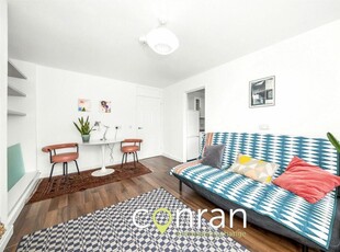 1 bedroom apartment for rent in Lewisham Way, Brockley, SE14