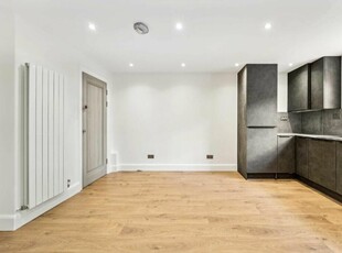 1 bedroom flat for rent in North Pole Road, London, W10