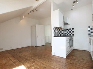 1 bedroom flat for rent in Anglo Terrace, Bath, BA1
