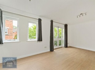2 bedroom apartment for rent in Victory Road, London, E11