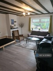 2 bedroom bungalow for rent in West Drayton Road, Uxbridge, UB8
