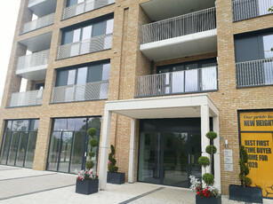 2 bedroom flat for rent in Baronet House , 9 Lakeside Drive, London, NW10
